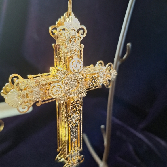 Filigree Cross Ornament - Picture 8 of 9